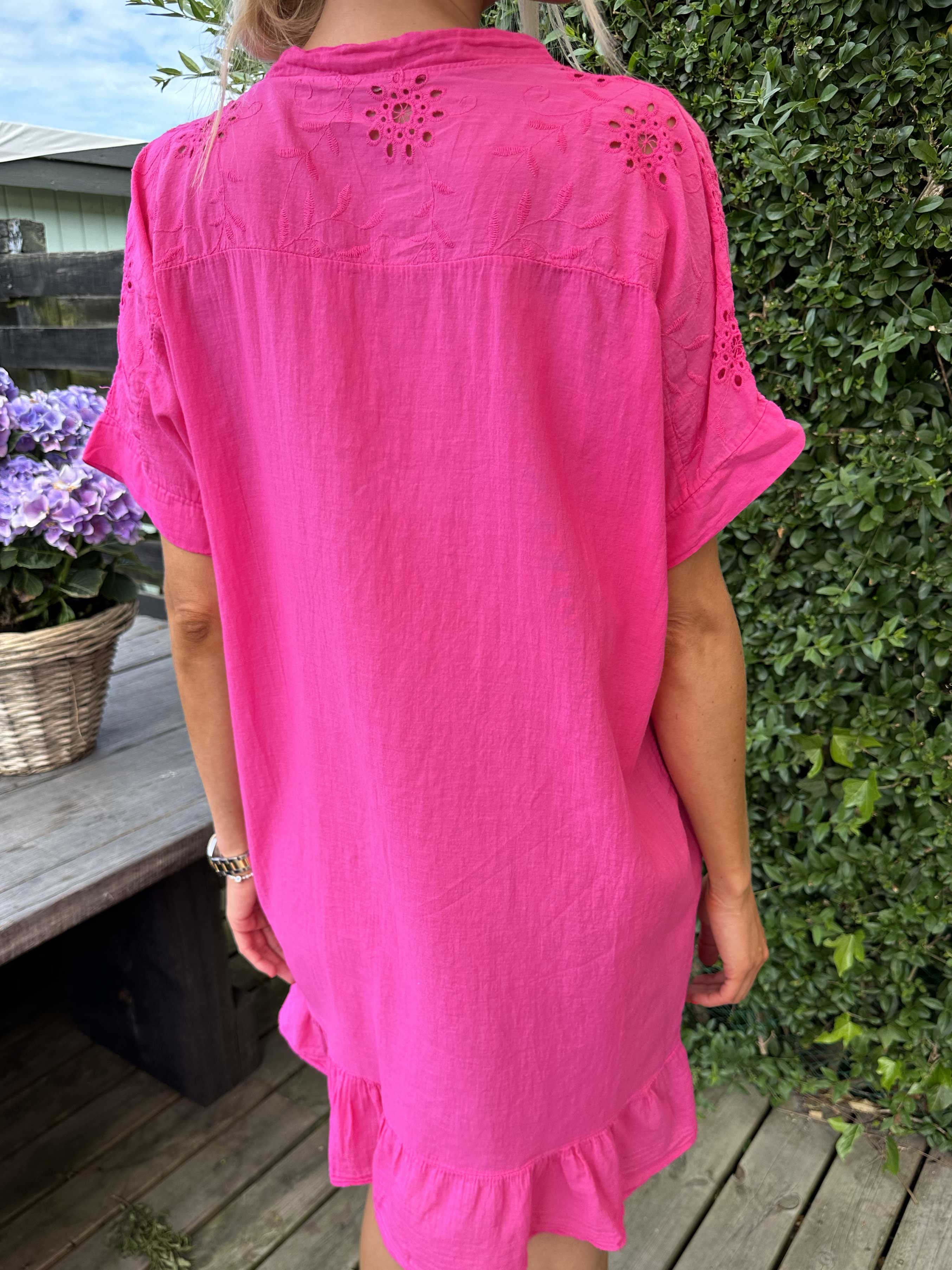 Bine - Simpel sommerkjole med broderie anglaise